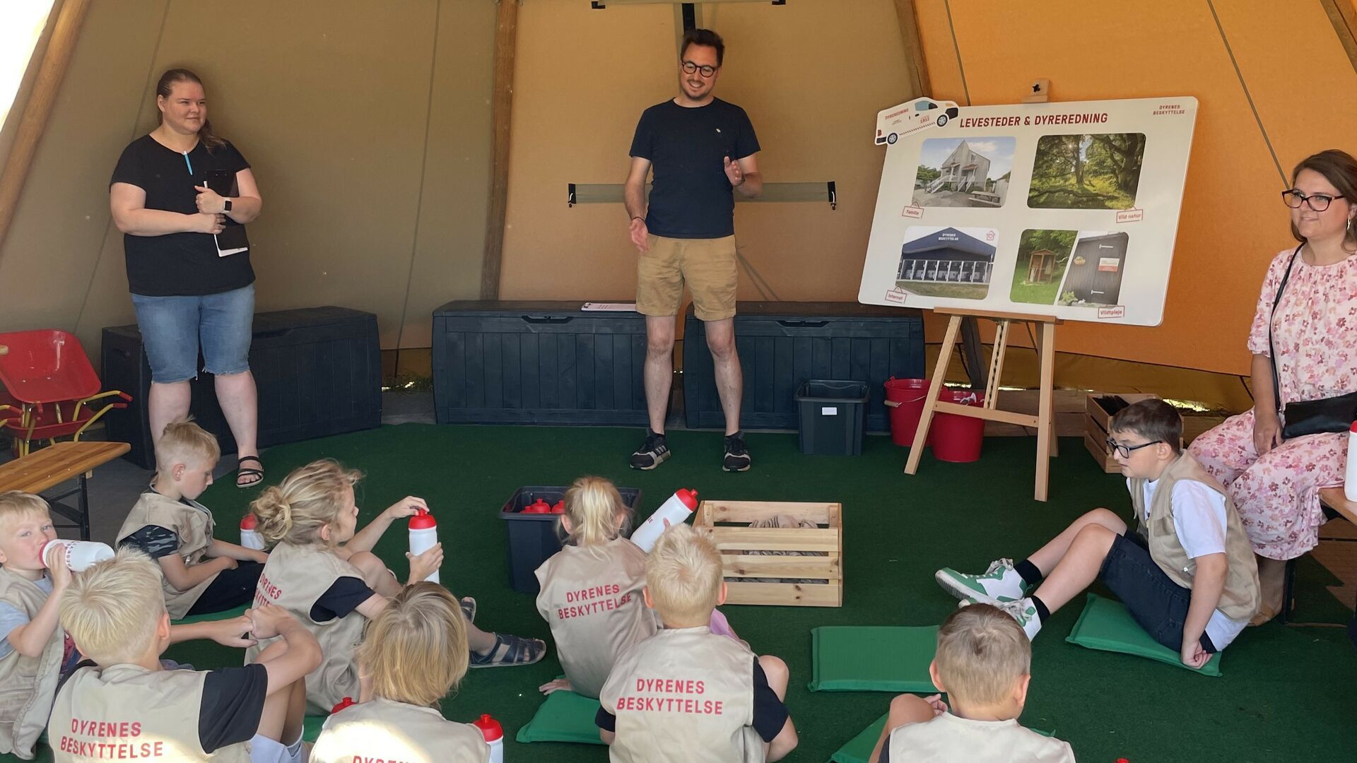 Dyre- og Naturskolen i Århus er et undervisningstilbud til skoler og institutioner, og sidste år var der 470 børn igennem forløbet. Foto: Dyrenes Beskyttelse